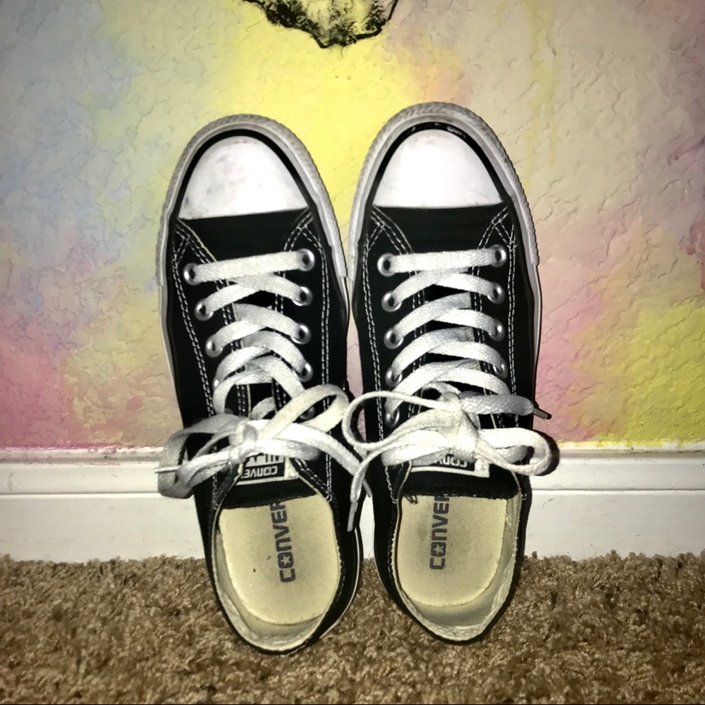 Black low top converse